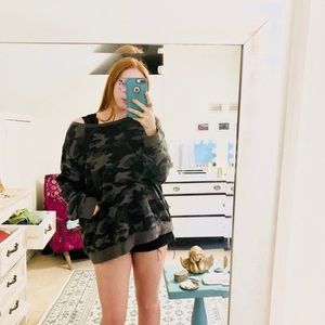 Camo crew neck sweatshirt